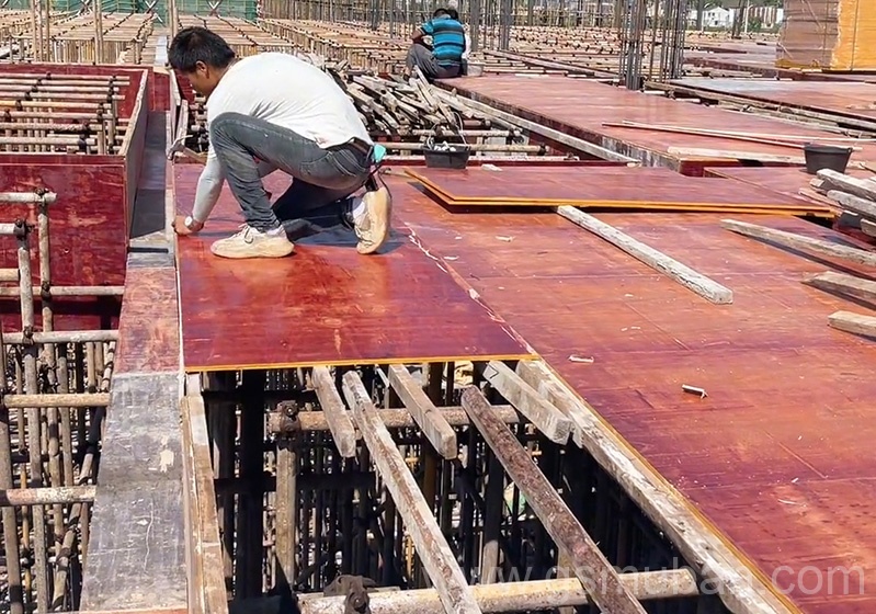 為什么有些人會(huì)選擇覆膜板而不是紅模板? 為什么有些人會(huì)選擇覆膜板而不是紅模板?